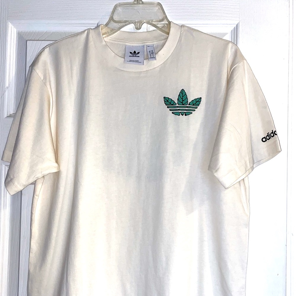 ADIDAS - Brand New - Never worn - TShirt / Size Medium